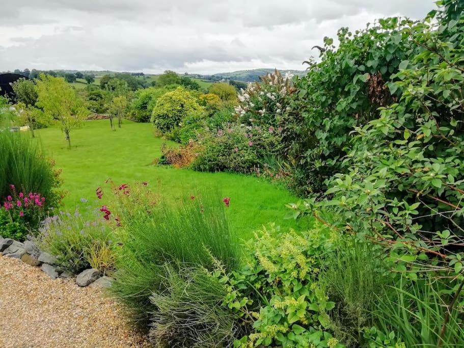 Country Home With Gardens Newtown  Esterno foto