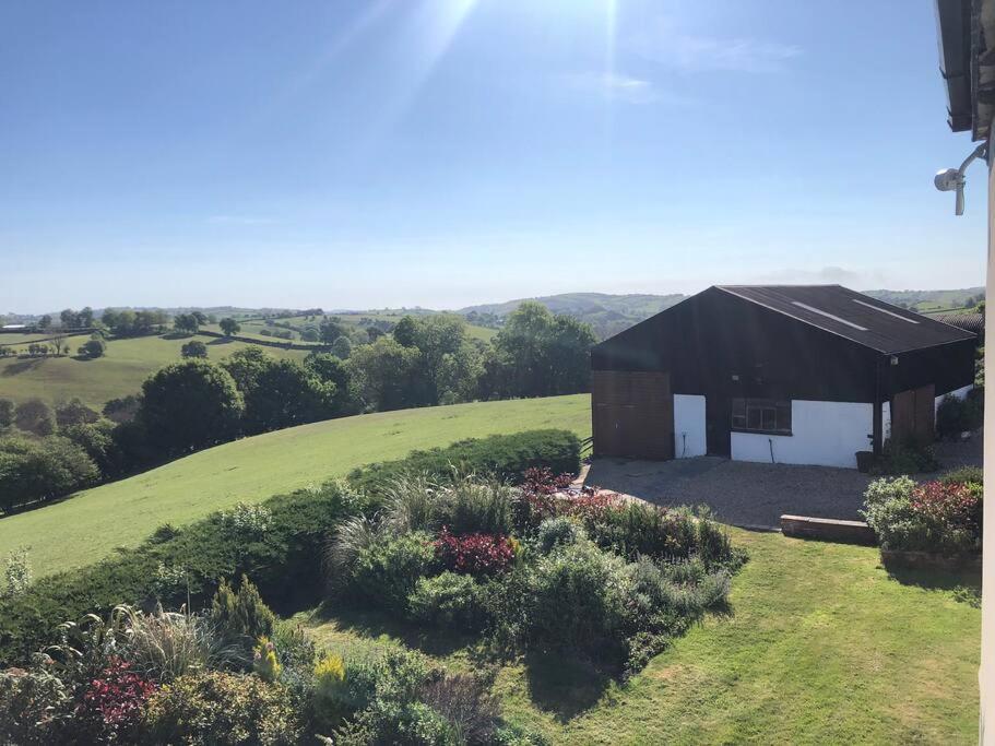 Country Home With Gardens Newtown  Esterno foto