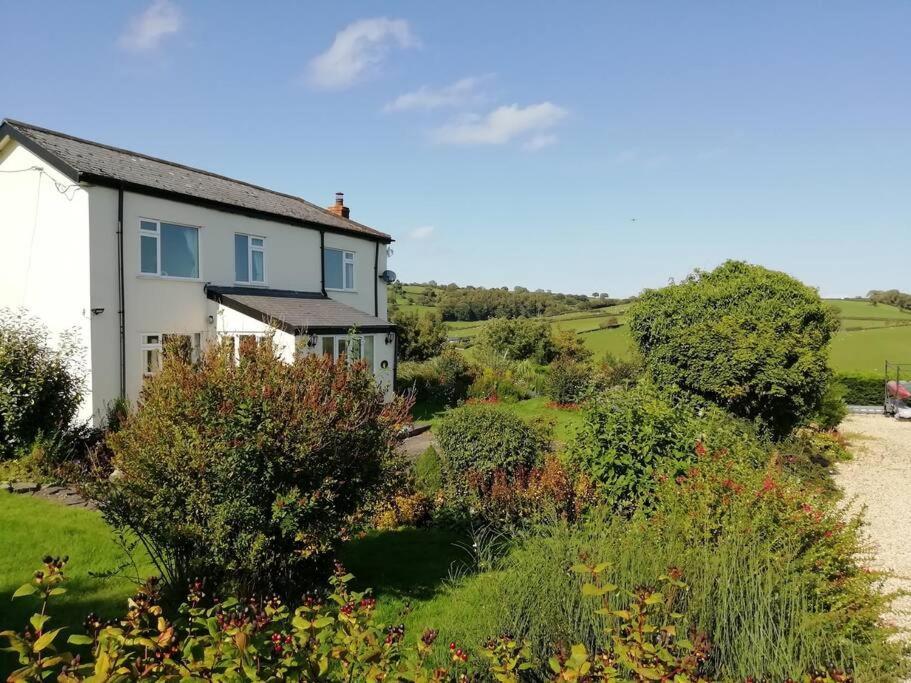 Country Home With Gardens Newtown  Esterno foto